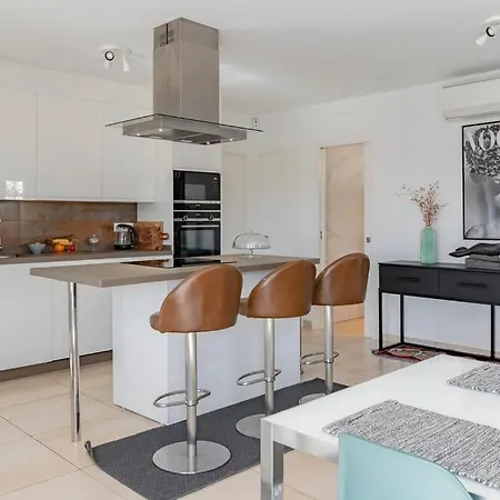Вилла Modern With Private Pool
